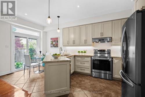 3357 Hayhurst Crescent, Oakville, ON - Indoor Photo Showing Kitchen