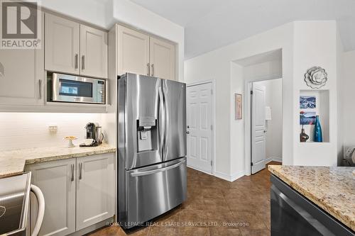 3357 Hayhurst Crescent, Oakville, ON - Indoor Photo Showing Kitchen