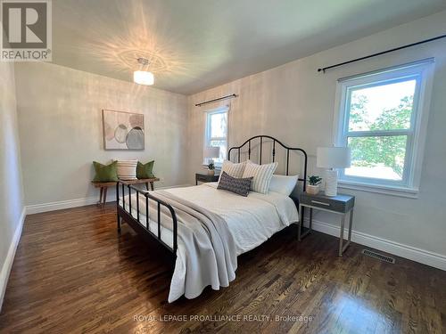 276 Herchimer Avenue, Belleville, ON - Indoor Photo Showing Bedroom