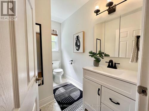 276 Herchimer Avenue, Belleville, ON - Indoor Photo Showing Bathroom