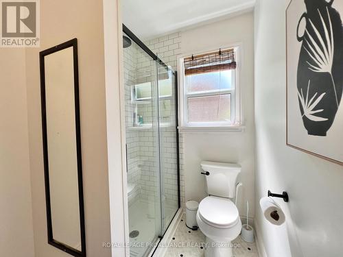 276 Herchimer Avenue, Belleville, ON - Indoor Photo Showing Bathroom