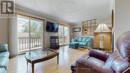 4616 Hwy 89 Road, Innisfil, ON - Indoor Photo Showing Living Room