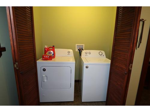 9250 Pretty Road, Cranbrook, BC - Indoor Photo Showing Laundry Room