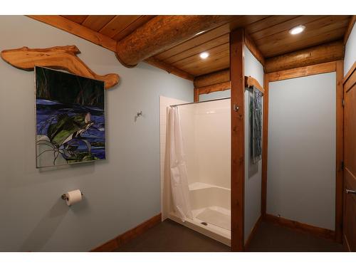 9250 Pretty Road, Cranbrook, BC - Indoor Photo Showing Other Room