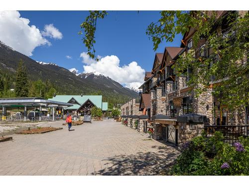 208 - 1545 Kicking Horse Trail, Golden, BC - Outdoor
