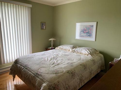 Master bedroom - 74 Rue Garnier, Sept-Îles, QC - Indoor Photo Showing Bedroom