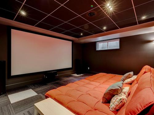 Home theatre - 20 Boul. Des Hauts-Bois, Sainte-Julie, QC - Indoor