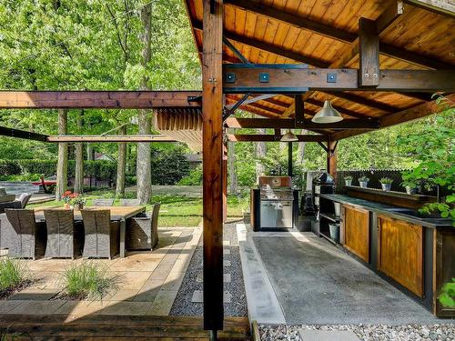 Kitchenette - 20 Boul. Des Hauts-Bois, Sainte-Julie, QC - Outdoor