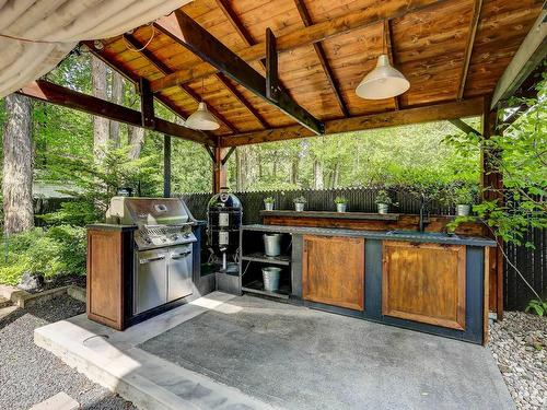 Kitchenette - 20 Boul. Des Hauts-Bois, Sainte-Julie, QC - Outdoor With Exterior