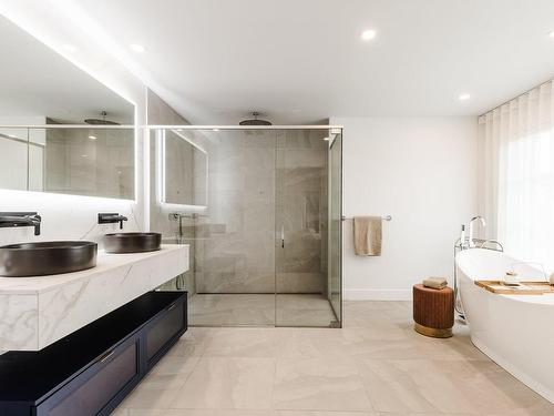 Salle de bains attenante Ã  la CCP - 1730 Rue Robert, Brossard, QC - Indoor Photo Showing Bathroom