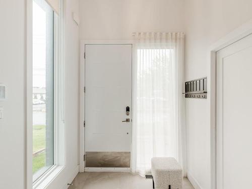 EntrÃ©e extÃ©rieure - 1730 Rue Robert, Brossard, QC - Indoor Photo Showing Other Room