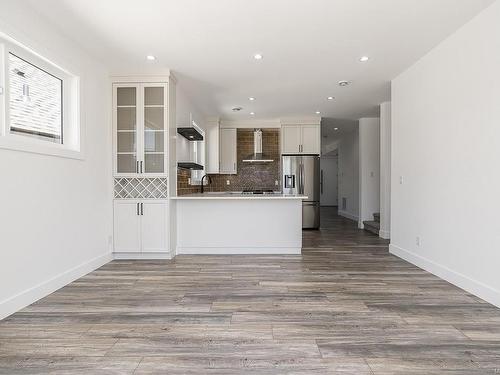 677 Briarwood Dr, Parksville, BC - Indoor Photo Showing Kitchen