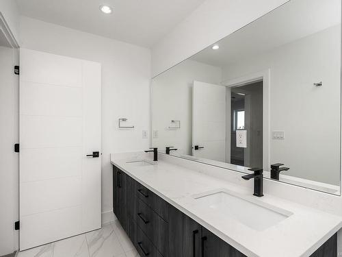 677 Briarwood Dr, Parksville, BC - Indoor Photo Showing Bathroom