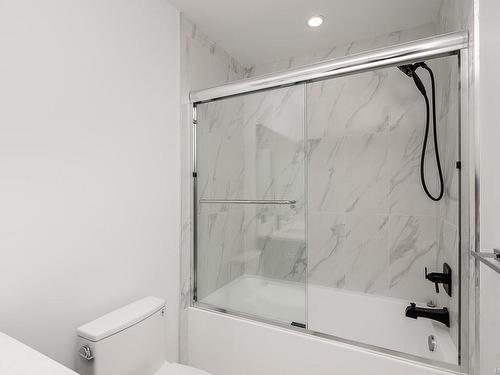 677 Briarwood Dr, Parksville, BC - Indoor Photo Showing Bathroom