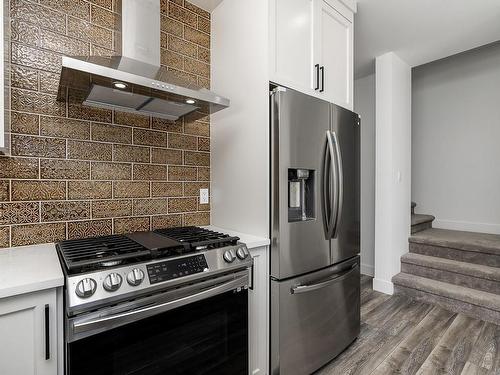 677 Briarwood Dr, Parksville, BC - Indoor Photo Showing Kitchen