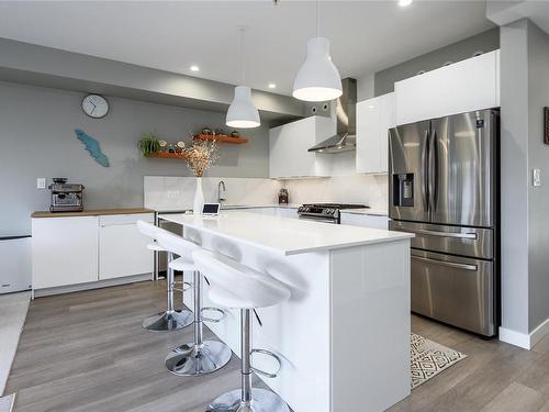 19-623 Crown Isle Blvd, Courtenay, BC - Indoor Photo Showing Kitchen With Stainless Steel Kitchen With Upgraded Kitchen