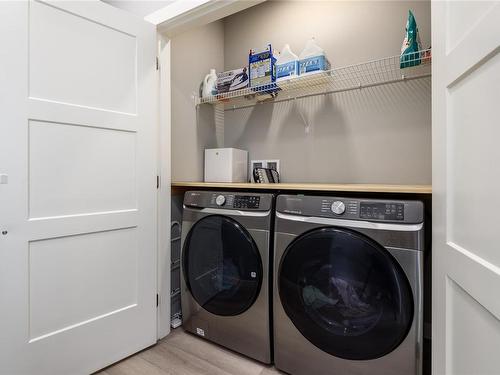 19-623 Crown Isle Blvd, Courtenay, BC - Indoor Photo Showing Laundry Room