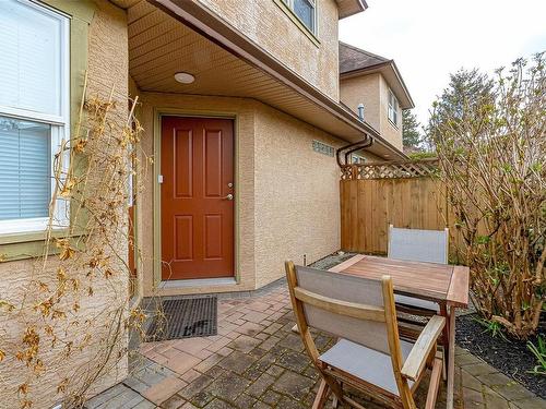1-9877 Seventh St, Sidney, BC - Outdoor With Exterior
