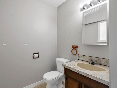 744 Alder St South, Campbell River, BC - Indoor Photo Showing Bathroom