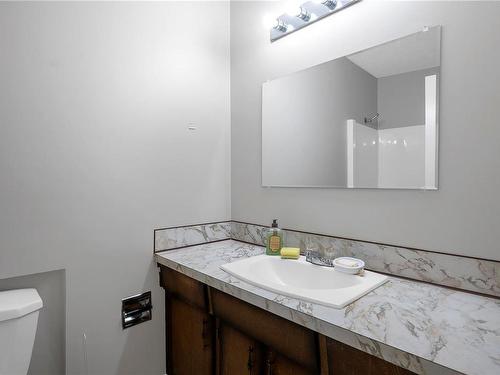 744 Alder St South, Campbell River, BC - Indoor Photo Showing Bathroom