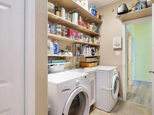 2342 St. Andrews Way, Courtenay, BC - Indoor Photo Showing Laundry Room