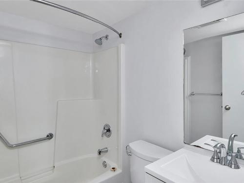 1151 Oxford St, Victoria, BC - Indoor Photo Showing Bathroom