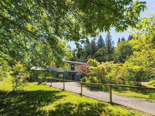 3880 Charlton Dr, Qualicum Beach, BC 