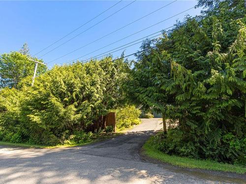 3880 Charlton Dr, Qualicum Beach, BC 