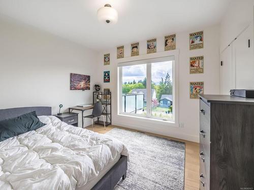 610 Ellcee Pl, Courtenay, BC - Indoor Photo Showing Bedroom