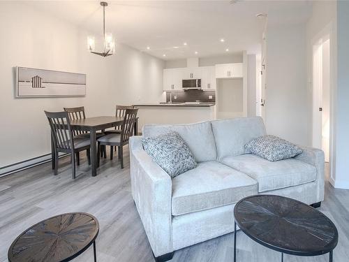 29-3195 Herons Way, Duncan, BC - Indoor Photo Showing Living Room