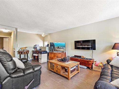 36 Kanaka Pl, Nanaimo, BC - Indoor Photo Showing Living Room