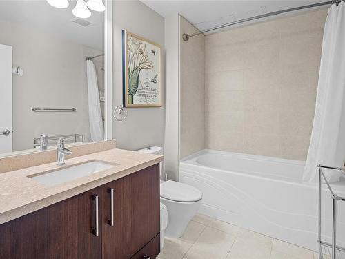 103-379 Tyee Rd, Victoria, BC - Indoor Photo Showing Bathroom