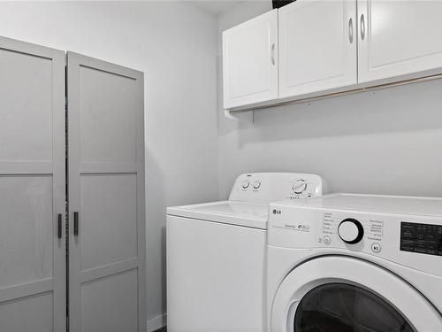 317 Cordan St, Nanaimo, BC - Indoor Photo Showing Laundry Room
