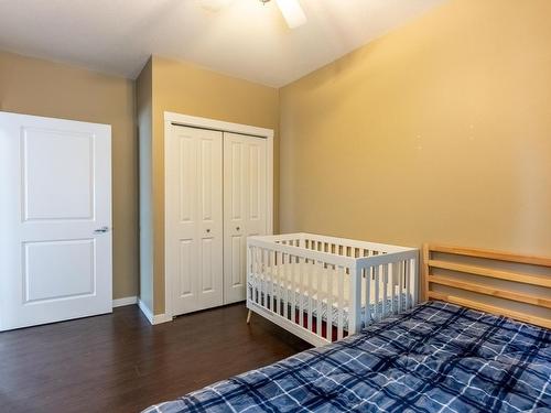 13-445 Dalgleish Drive, Kamloops, BC - Indoor Photo Showing Bedroom