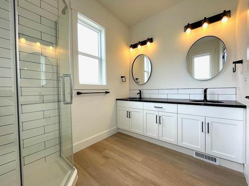 1788 Nicola Ave, Merritt, BC - Indoor Photo Showing Bathroom