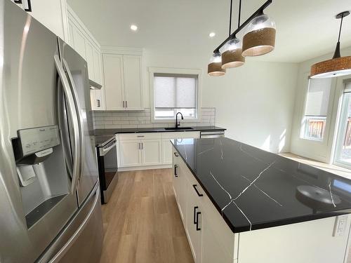 1788 Nicola Ave, Merritt, BC - Indoor Photo Showing Kitchen With Upgraded Kitchen