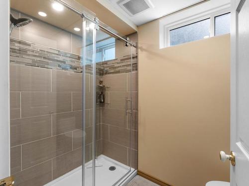 125 Highland Road, Kamloops, BC - Indoor Photo Showing Bathroom