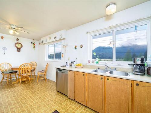 240 Kelsey Way, Sayward, BC - Indoor Photo Showing Kitchen With Double Sink