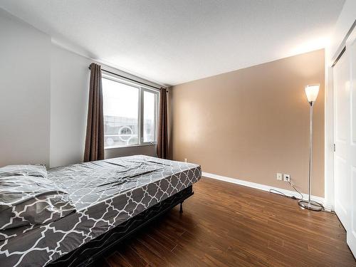 Chambre Ã Â coucher - 701-1225 Rue Notre-Dame O., Montréal (Ville-Marie), QC - Indoor Photo Showing Bedroom