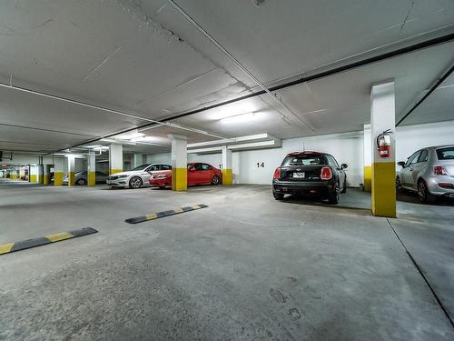 Garage - 701-1225 Rue Notre-Dame O., Montréal (Ville-Marie), QC - Indoor Photo Showing Garage