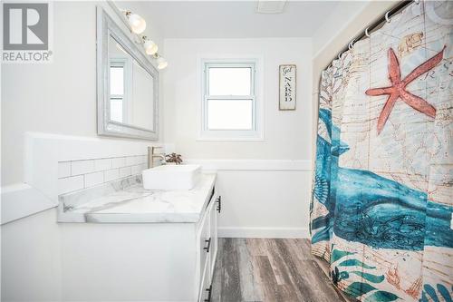 567 Giroux Street, Pembroke, ON - Indoor Photo Showing Bathroom