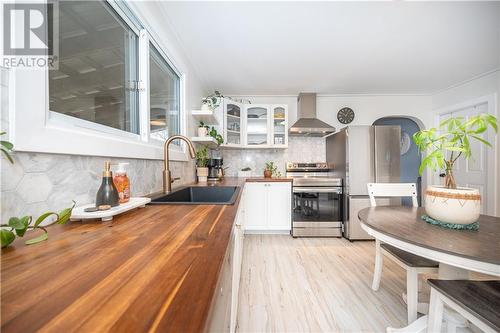 567 Giroux Street, Pembroke, ON - Indoor Photo Showing Kitchen