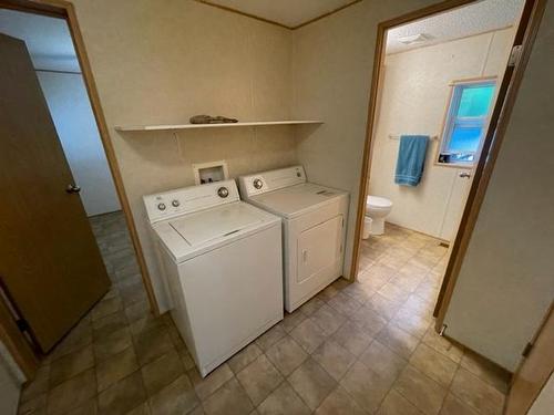 10 - 7105 North Fork Rd, Grand Forks, BC - Indoor Photo Showing Laundry Room