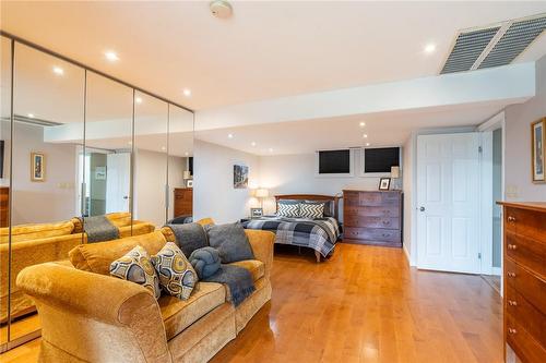 152 Weirs Lane, Flamborough, ON - Indoor Photo Showing Living Room