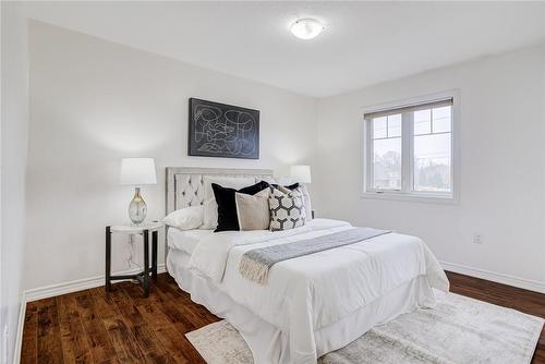 40 Arlington Crescent|Unit #40, Guelph, ON - Indoor Photo Showing Bedroom