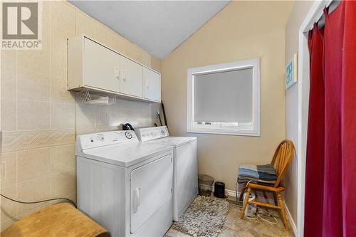 1038 Gull Road, Pembroke, ON - Indoor Photo Showing Laundry Room