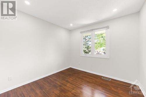 579 Duff Crescent, Ottawa, ON - Indoor Photo Showing Other Room
