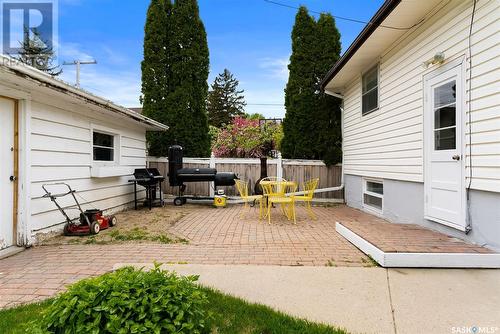 3007 Assiniboine Avenue, Regina, SK - Outdoor With Exterior