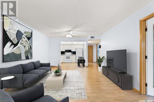 306 301 34Th Street W, Prince Albert, SK - Indoor Photo Showing Living Room