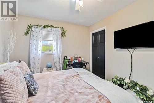 5 502 Rempel Manor, Saskatoon, SK - Indoor Photo Showing Bedroom